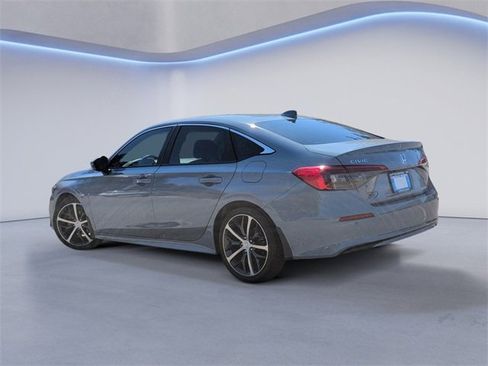 Used 2022 Honda Civic Touring image 9