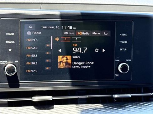 Used 2024 Kia Carnival LX FWD image 19