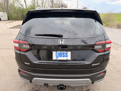 Used 2024 Honda Pilot Touring image 4