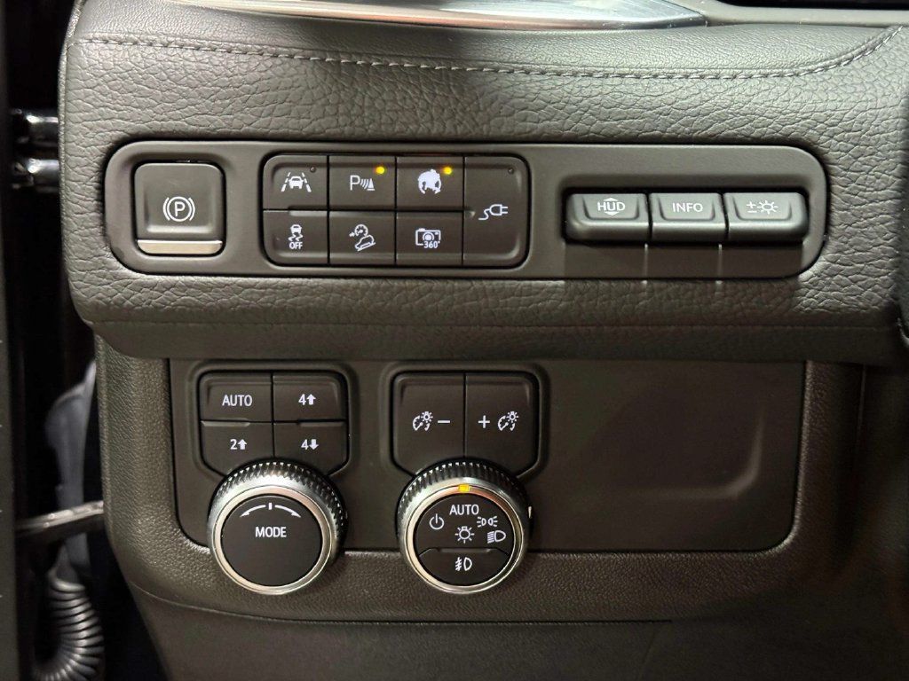 Used 2022 GMC Yukon XL Denali AWD/4WD image 19