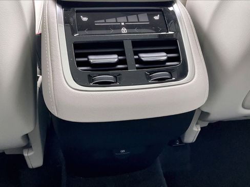 New 2026 Volvo XC90 B6 Ultra image 16