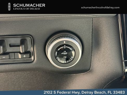 New 2026 Lincoln Navigator Reserve w/ Jet Appearance Package AWD/4WD image 18