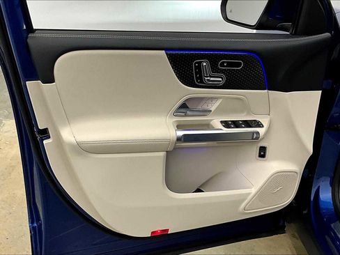New 2025 Mercedes-Benz GLB 250 GLB 250 image 10
