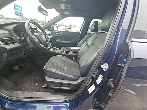 Used 2022 Mitsubishi Outlander SE image 9