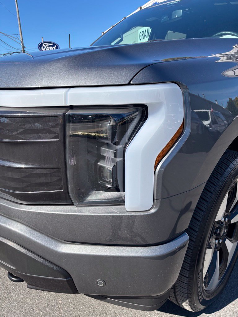 Used 2024 Ford F150 Lightning Platinum AWD/4WD image 11