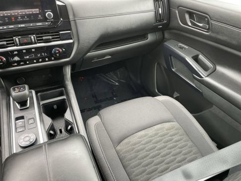 Used 2025 Nissan Pathfinder SV AWD/4WD image 26