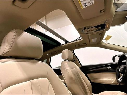 Used 2023 Audi Q5 2.0T Premium w/ Convenience Package image 16