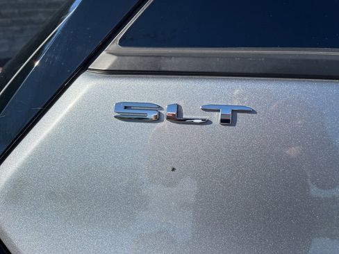 Used 2024 GMC Terrain SLT image 5