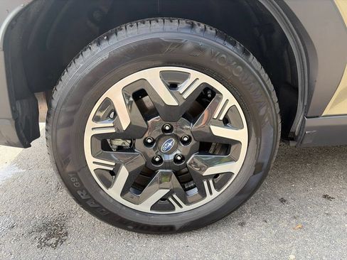 Certified 2025 Subaru Forester Premium AWD/4WD image 23