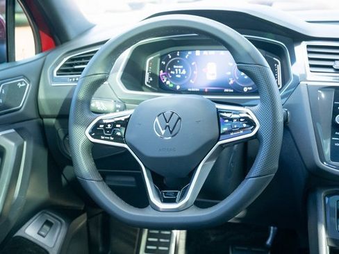 Used 2024 Volkswagen Tiguan SEL R-Line image 30