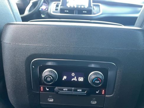 Used 2023 Chevrolet Suburban Z71 w/ Luxury Package image 7