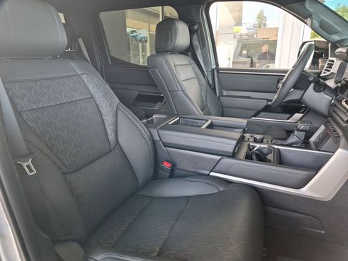 Used 2025 Toyota Tundra Limited w/ TRD Off-Road Package AWD/4WD image 17