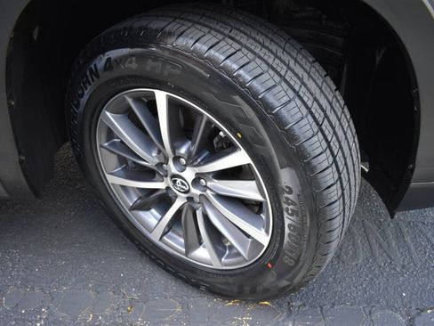 Used 2017 Toyota Highlander XLE FWD image 48