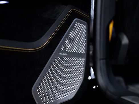 Used 2023 Lamborghini Urus Performante AWD/4WD image 31