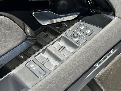 New 2026 Land Rover Range Rover Evoque S image 11