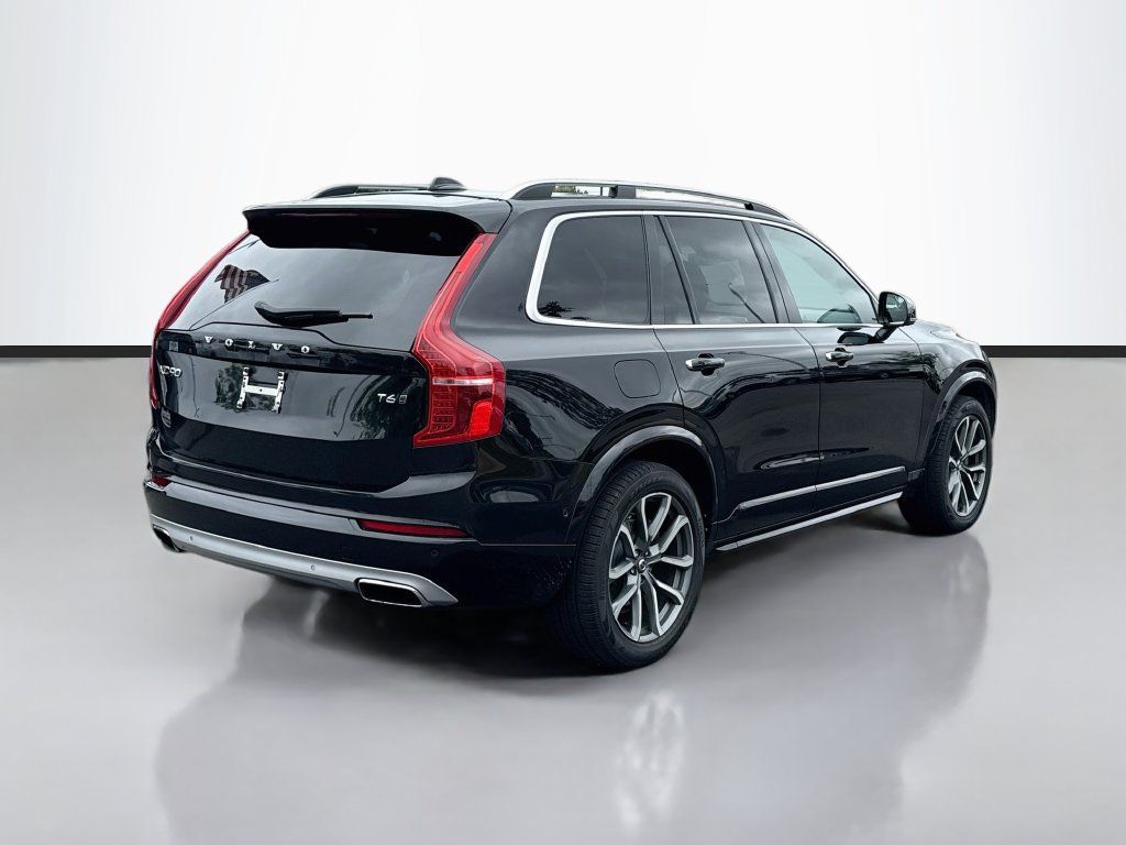 Used 2017 Volvo XC90 T6 Momentum w/ Vision Package AWD/4WD image 8