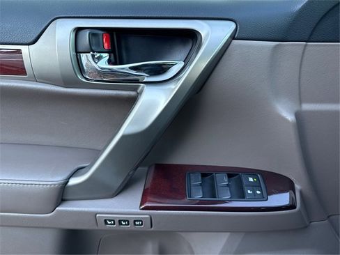 Used 2015 Lexus GX 460 image 22