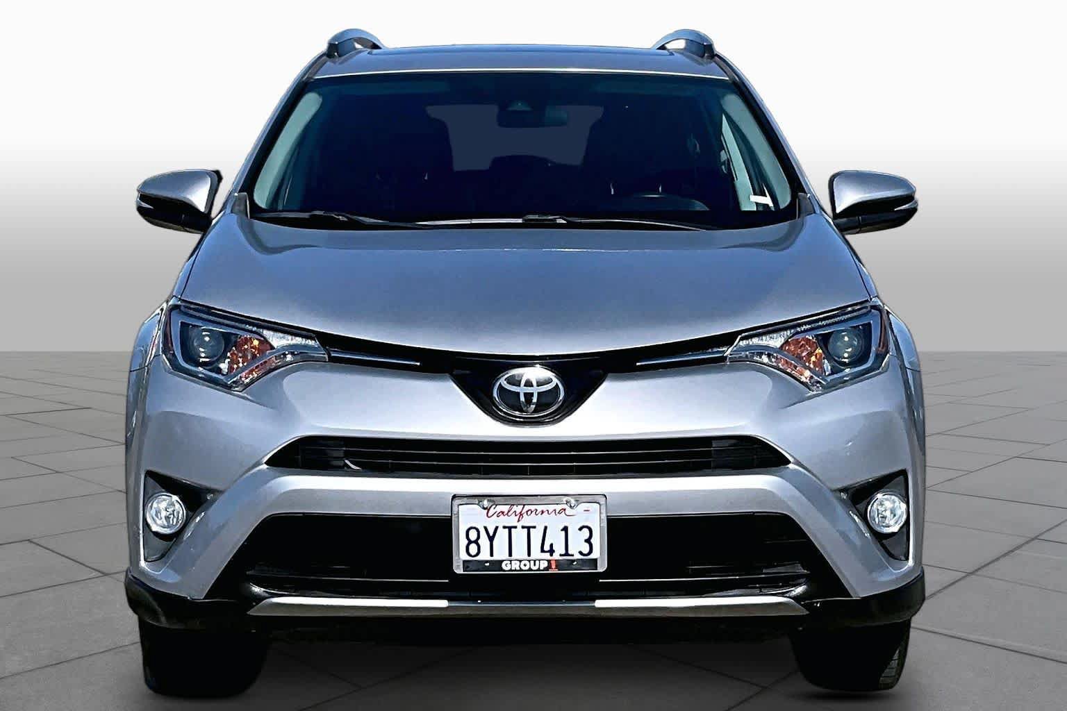 Used 2018 Toyota RAV4 XLE AWD/4WD image 3