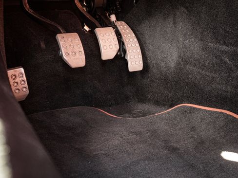 Used 2013 SRT Viper GTS w/ GTS Laguna Interior Pkg RWD image 17