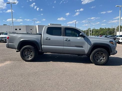 Used 2020 Toyota Tacoma TRD Off-Road w/ TRD Premium Off Road Package AWD/4WD image 7