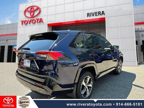 Used 2024 Toyota RAV4 SE w/ Weather & Moonroof Package AWD/4WD image 7