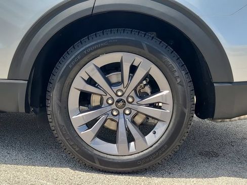 Used 2022 Ford Explorer XLT w/ Equipment Group 202A RWD image 8