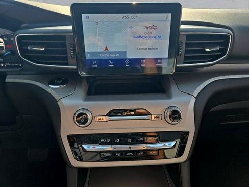 Certified 2023 Ford Explorer XLT w/ Equipment Group 202A AWD/4WD image 17