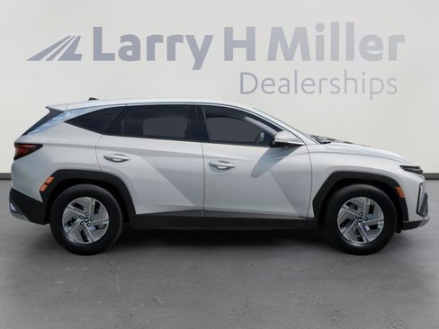 New 2026 Hyundai Tucson Blue SE FWD image 7