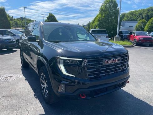 Used 2024 GMC Acadia AT4 w/ Luxury Package AWD/4WD image 2