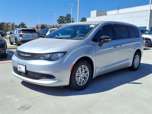 New 2026 Chrysler Voyager LX image 3