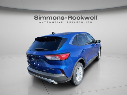 Used 2022 Ford Escape SE w/ Cold Weather Package AWD/4WD image 5