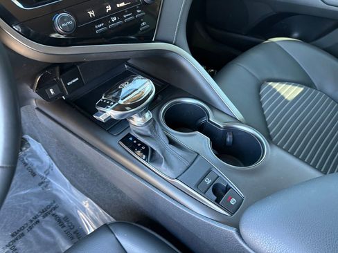 Used 2021 Toyota Camry SE image 18