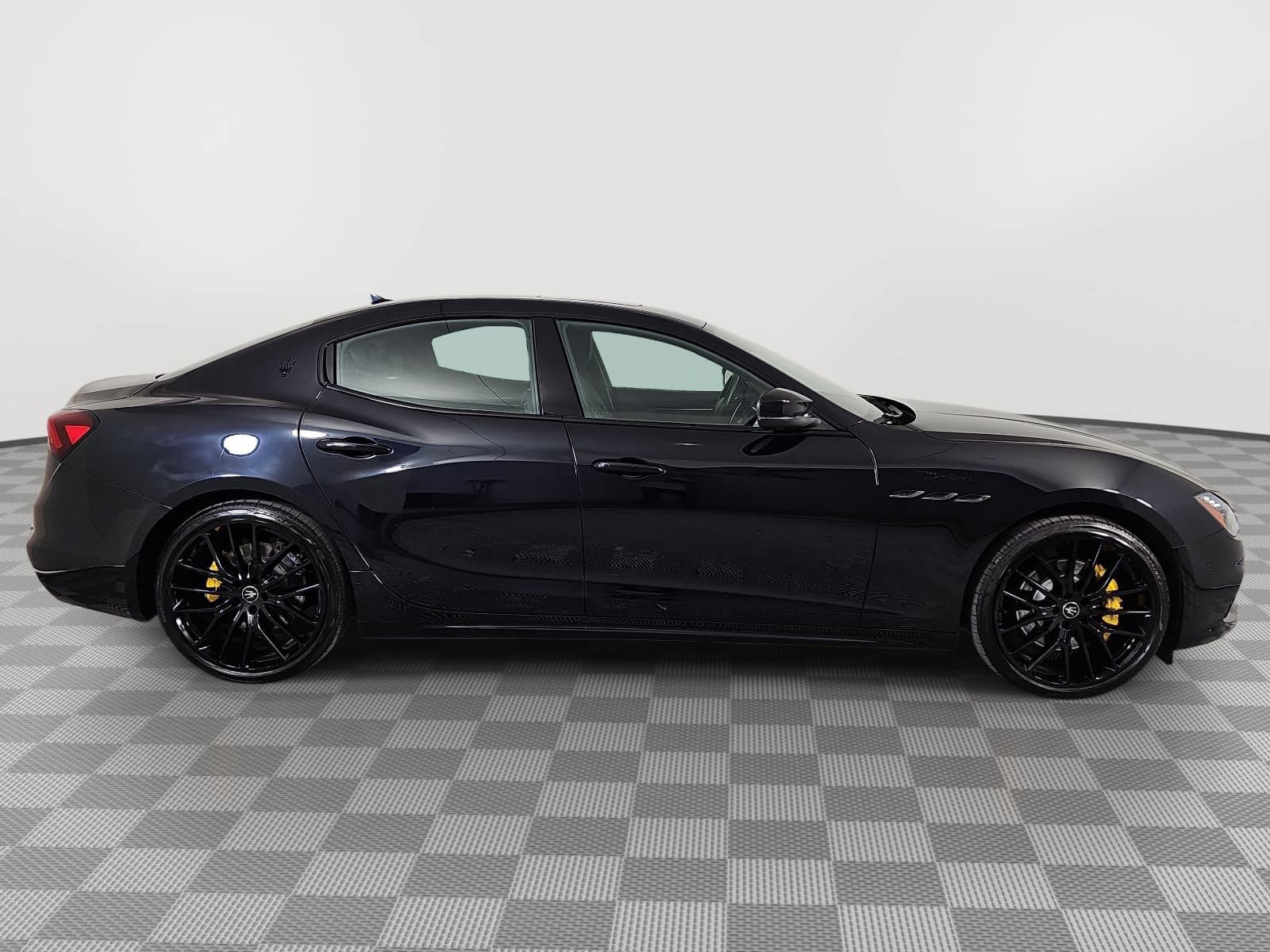 Used 2023 Maserati Ghibli Modena RWD image 9