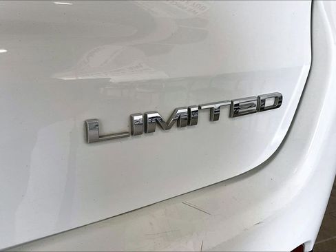 Used 2025 Jeep Compass Limited AWD/4WD image 19