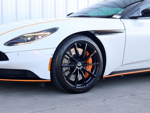 Used 2022 Aston Martin DB11 Coupe image 53