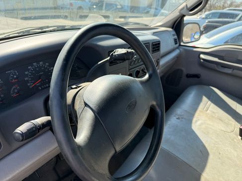 Used 2000 Ford F250 XL image 3
