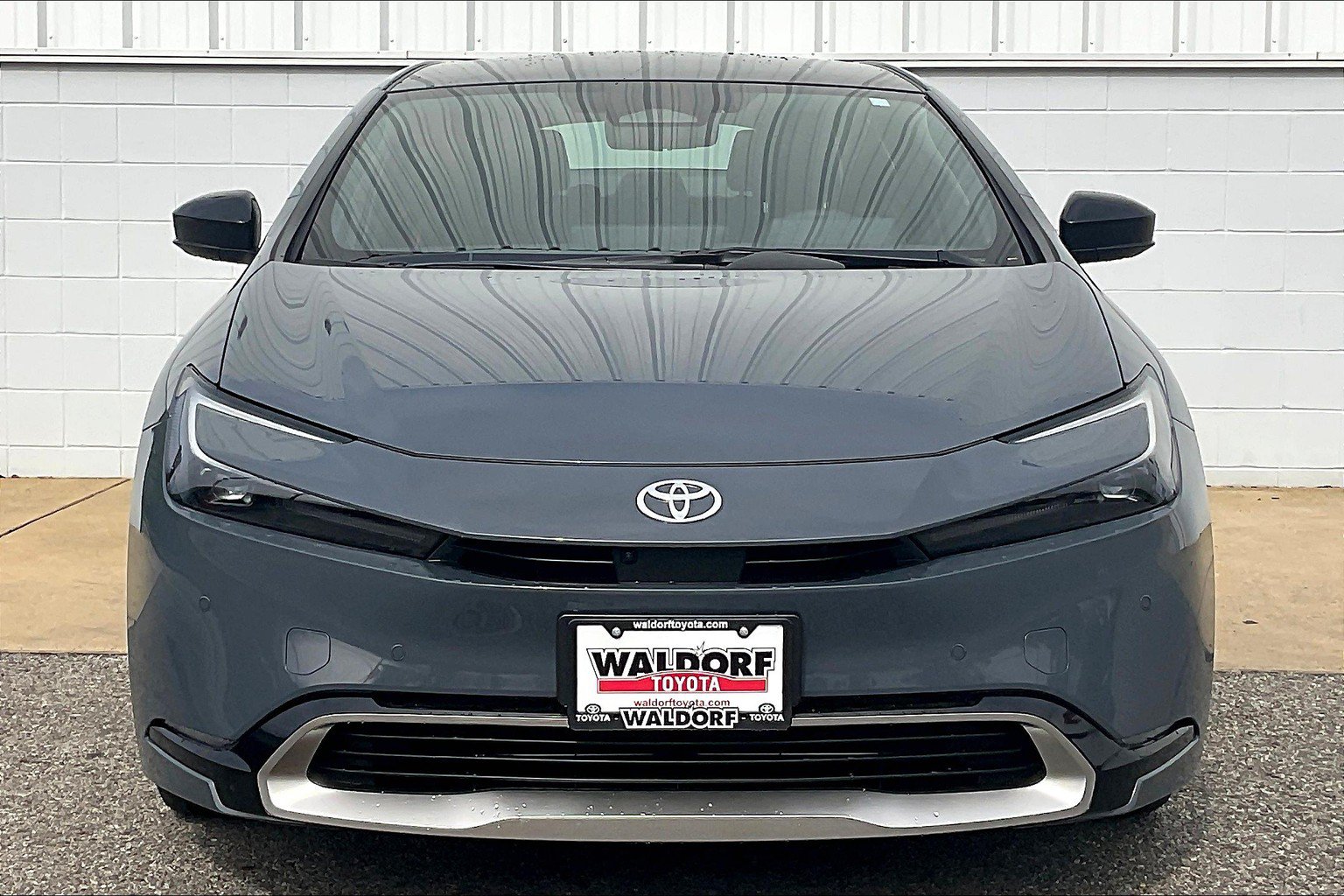 Used 2025 Toyota Prius Plug-In Hybrid w/ Limited Premium Package FWD image 3