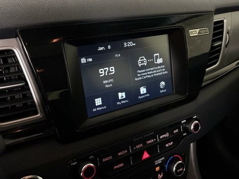 Used 2017 Kia Niro EX image 25
