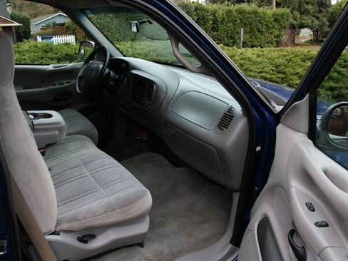 Used 1998 Ford F150 Lariat image 12