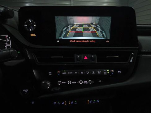 Used 2024 Lexus ES 300h F Sport image 29