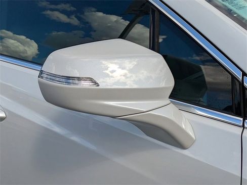 Certified 2025 Cadillac XT5 Premium Luxury image 10