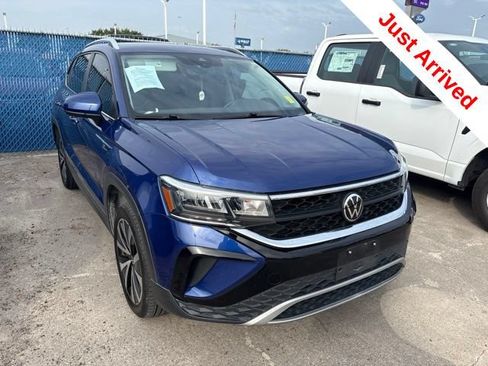 Used 2023 Volkswagen Taos SE FWD image 7