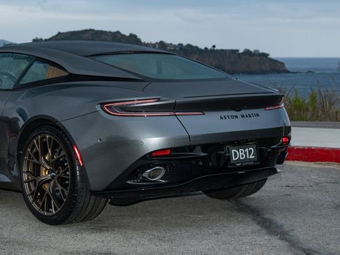 Used 2025 Aston Martin DB12 Coupe image 10