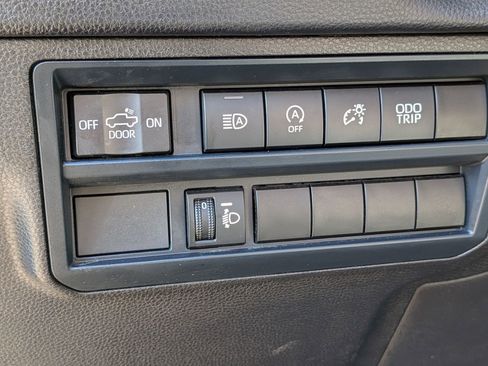 Used 2025 Toyota Tundra SR5 AWD/4WD image 17
