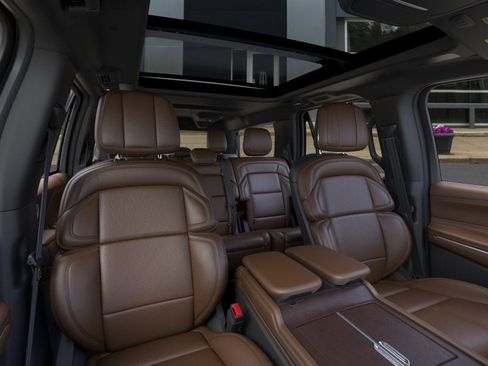 New 2026 Lincoln Navigator L Reserve AWD/4WD image 10
