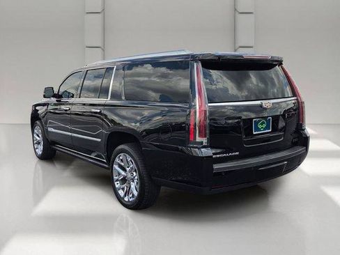 Used 2020 Cadillac Escalade ESV Premium Luxury AWD/4WD image 3