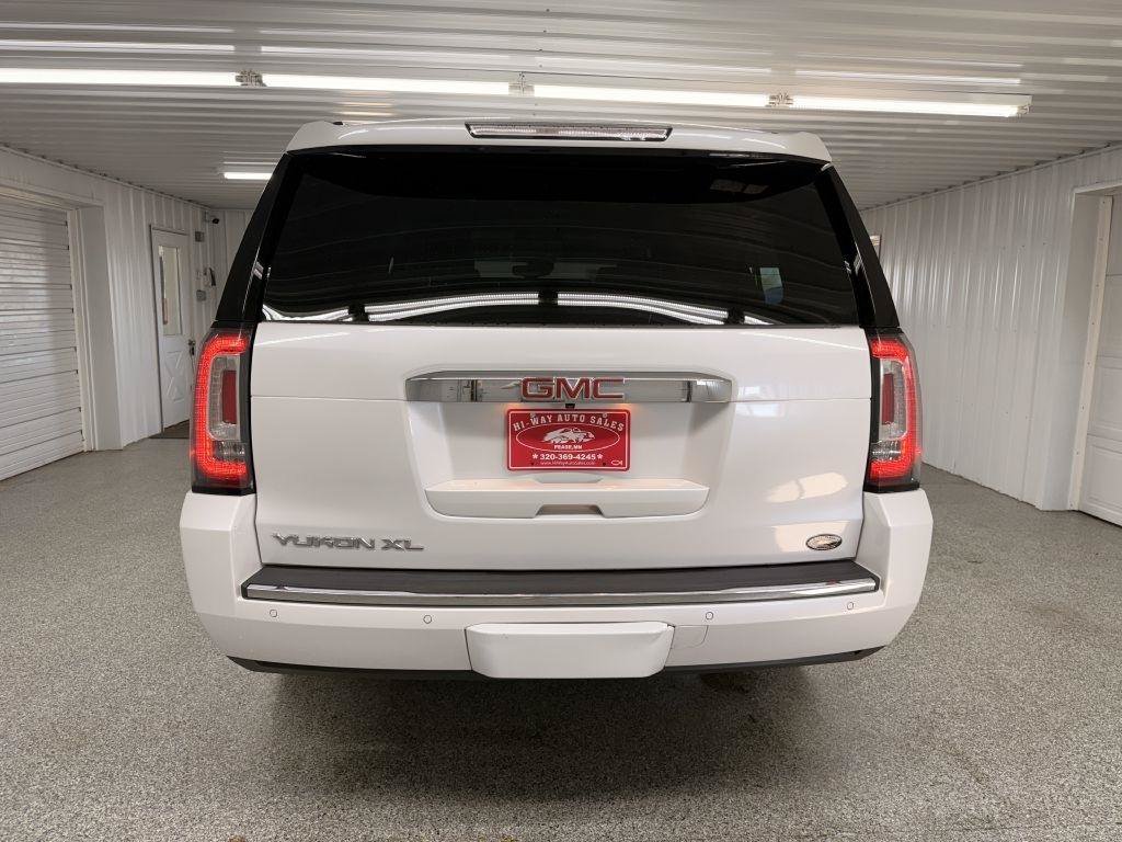 Used 2019 GMC Yukon XL Denali w/ Denali Ultimate Package AWD/4WD image 6
