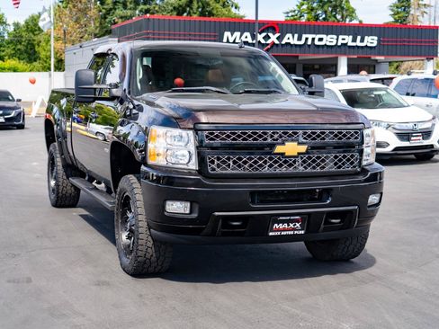 Used 2013 Chevrolet Silverado 2500 LTZ AWD/4WD image 2