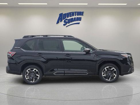 Used 2025 Subaru Forester Limited image 7
