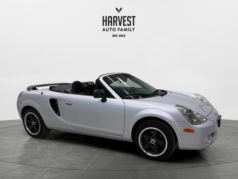 Used 2003 Toyota MR2 w/ Preferred Accessory Pkg RWD image 17